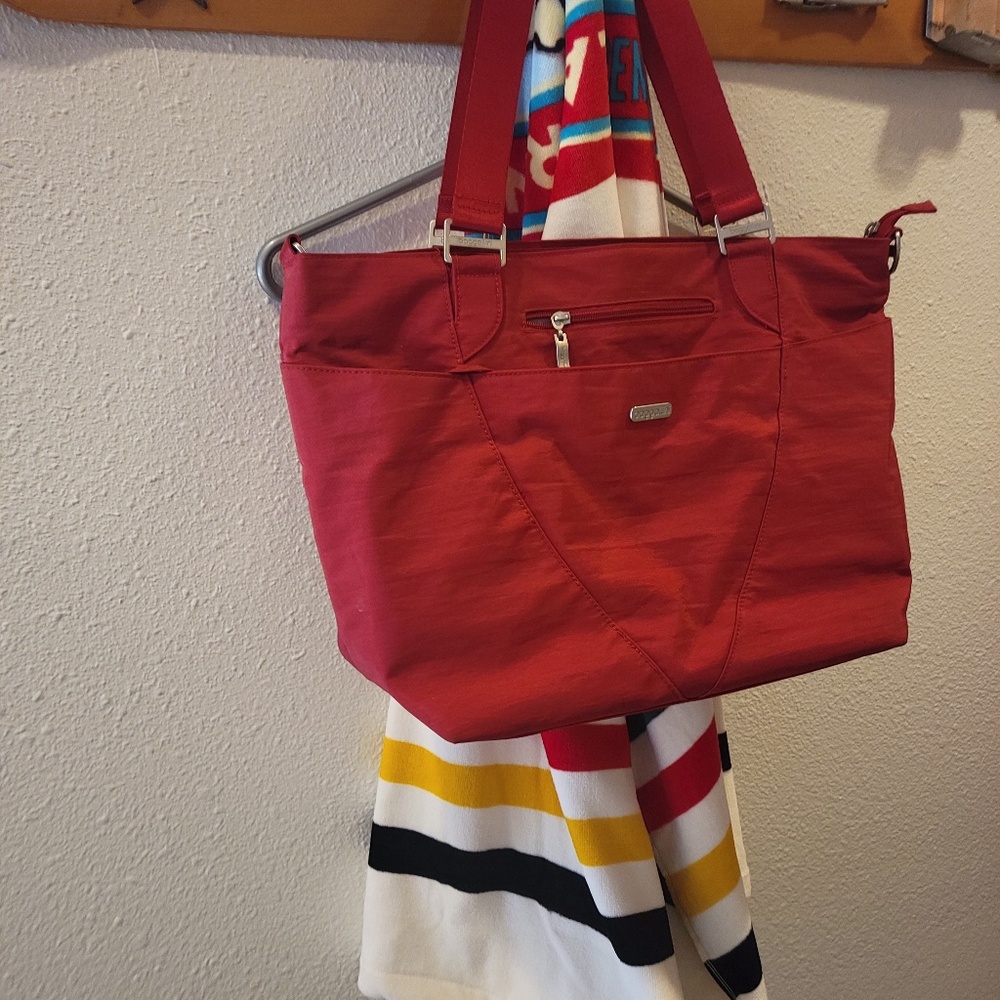 Baggallini travel tote, red